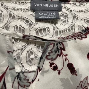 Womens XXL dress blouse. Great condition very comfortable